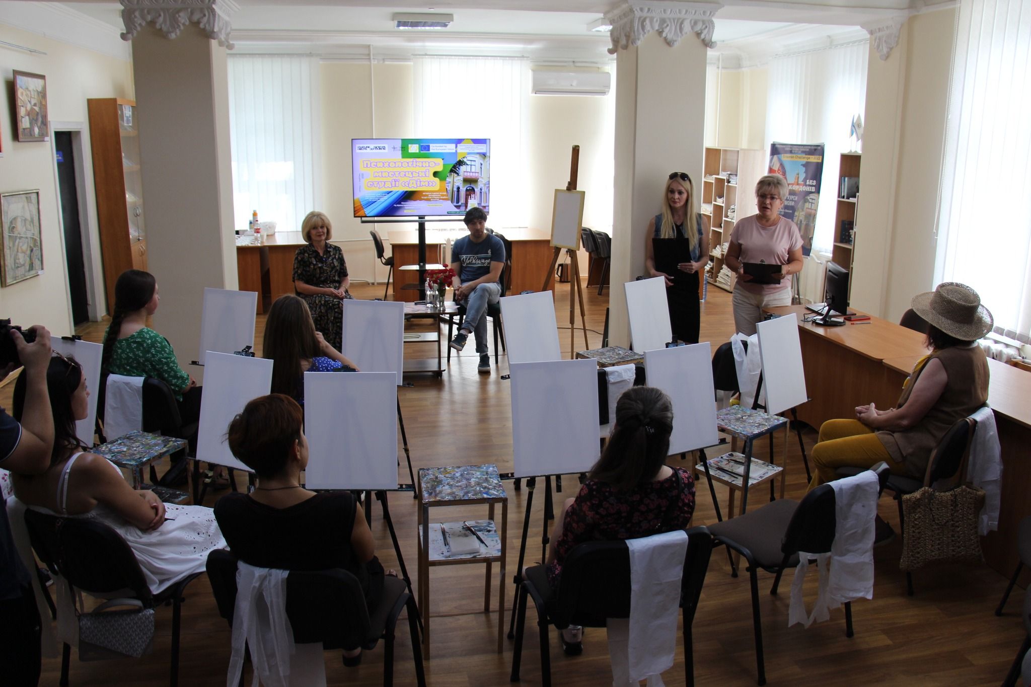 Новини Тернополя - фото з Тернополяни можуть безоплатно навчитися малювати із знаним художником Рустамом Давлетовим