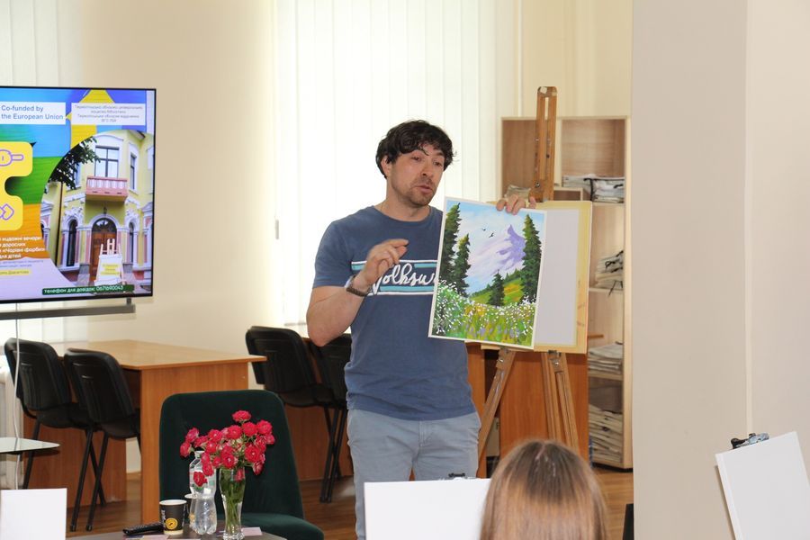 Новини Тернополя - фото з Тернополяни можуть безоплатно навчитися малювати із знаним художником Рустамом Давлетовим