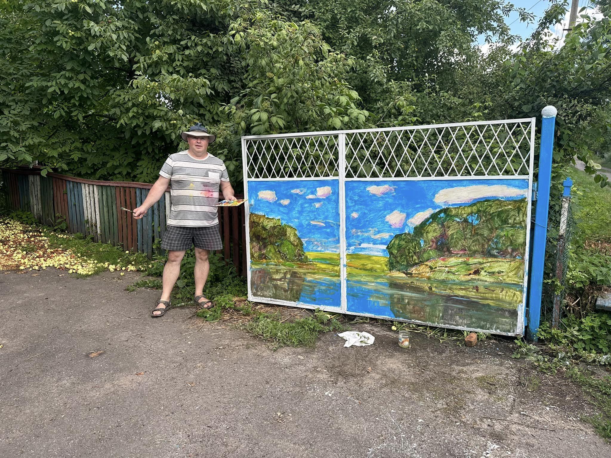 Новини Вінниці - фото з На виконання чотири години... Як народний художник України розмалював батькові ворота