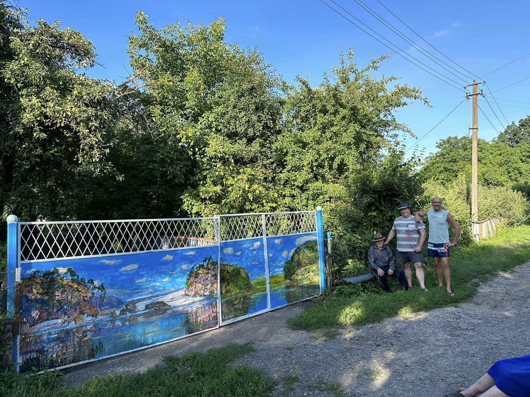 Новини Вінниці - фото з На виконання чотири години... Як народний художник України розмалював батькові ворота