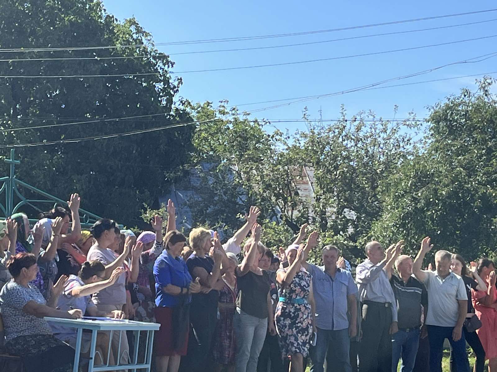 Новини Хмельницького - фото з До ПЦУ перейшла церква у Летичівській громаді На зображенні може бути: 10 людей та натовп