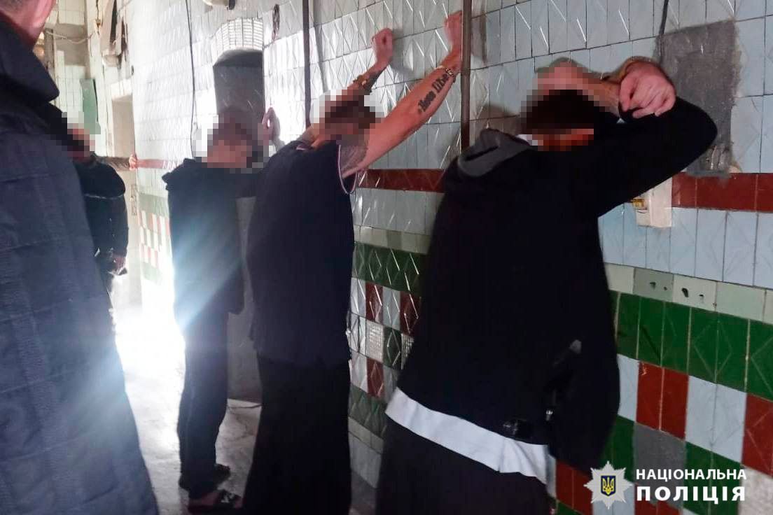 Новини Вінниці - фото з «Представники служб таксі» розводили людей на гроші. Телефонних шахраїв знайшли в СІЗО