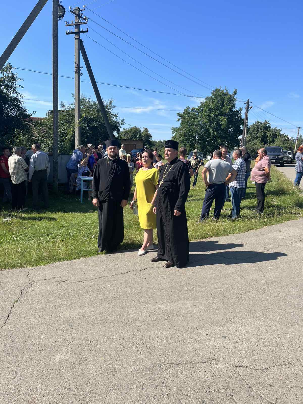 Новини Хмельницького - фото з До ПЦУ перейшла церква у Летичівській громаді На зображенні може бути: 13 людей