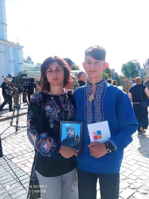 Новини Тернополя - фото з Президент вручив паспорт 14-річному тернополянину, сину загиблого Героя Тараса Щирби