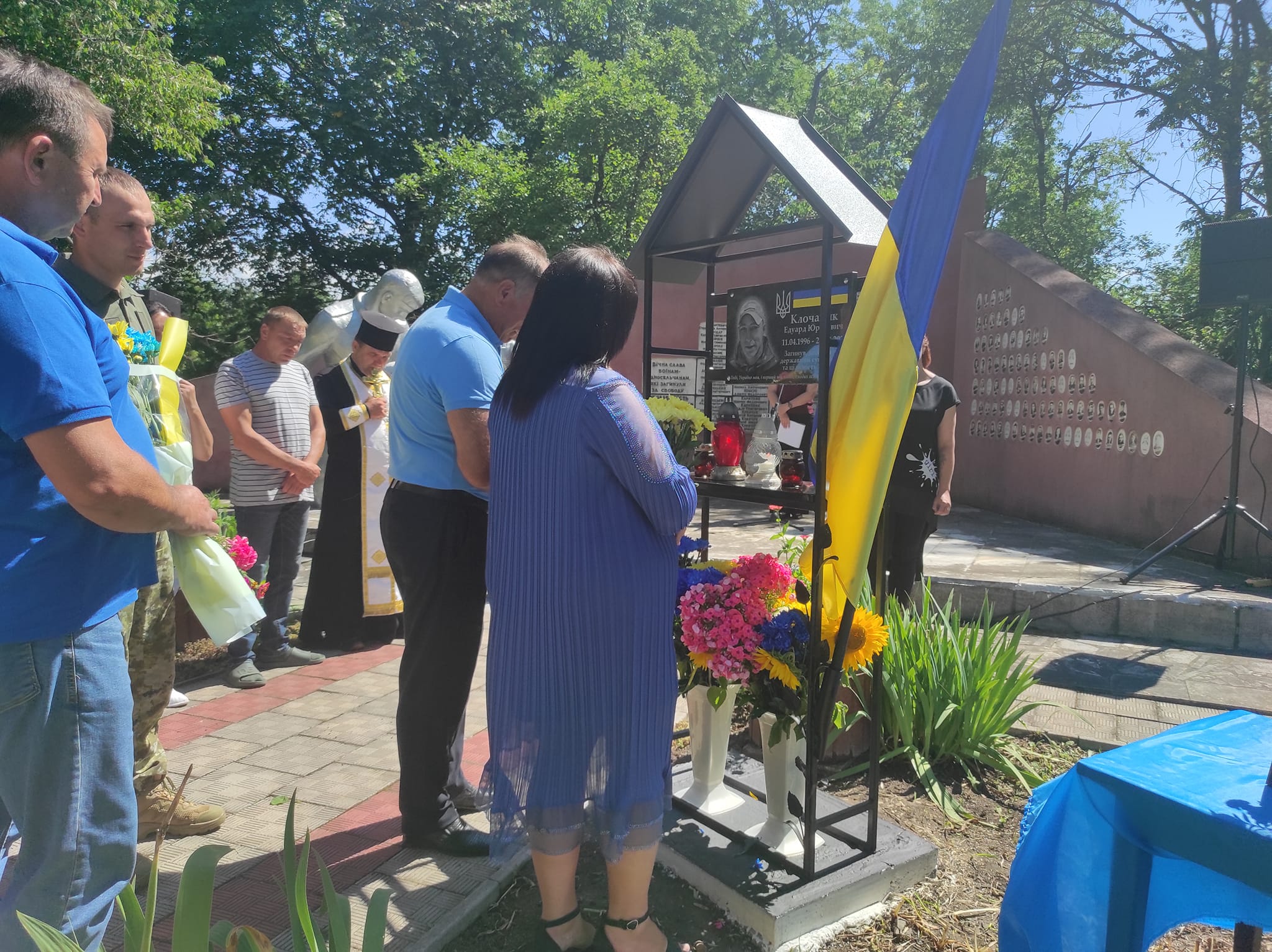 Новини Хмельницького - фото з «Він вибрав Україну»: на Хмельниччині відкрили меморіальну дошку військовому Едуарду Клочанику