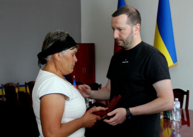 Новини Хмельницького - фото з Посмертно нагородили хмельницьких рятувальників, які загинули внаслідок прильоту "шахедів"