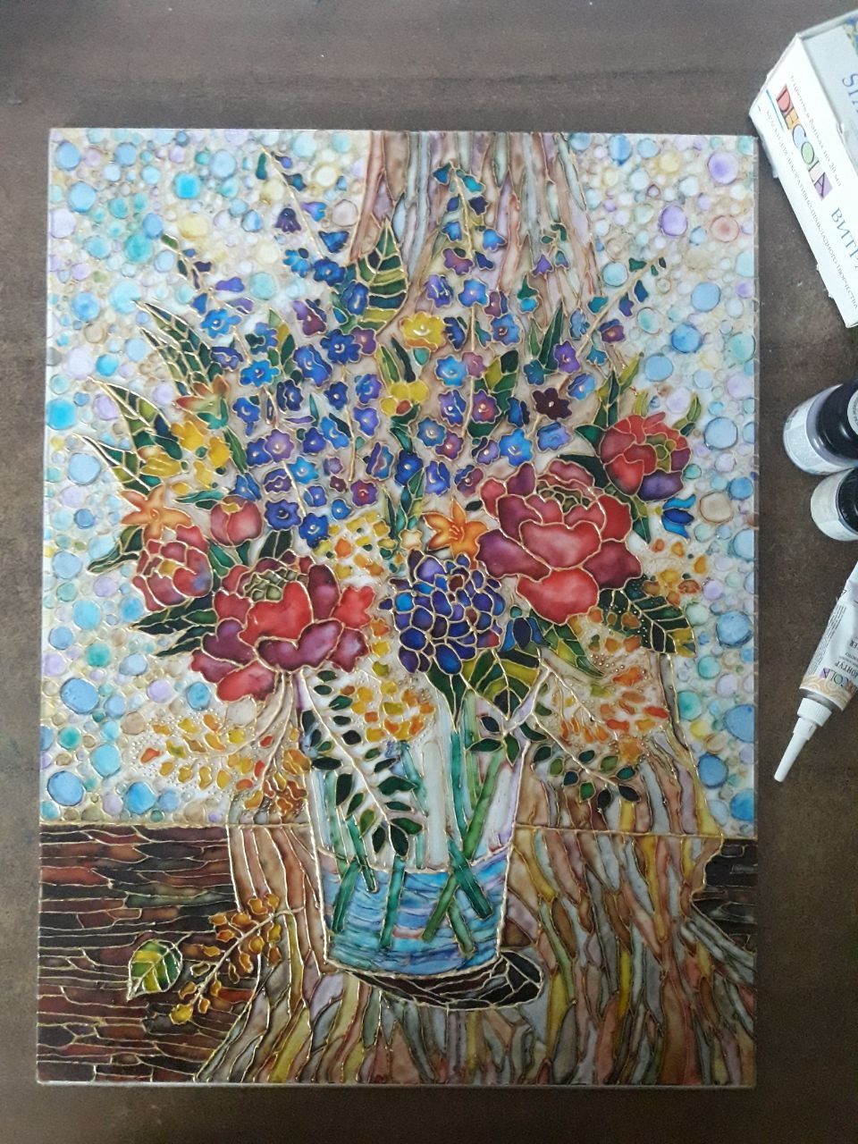 Новини Тернополя - фото з У свої 15 розписує стіни та створює дзеркала з елементами вітражу: історія тернополянки Марії Солтис