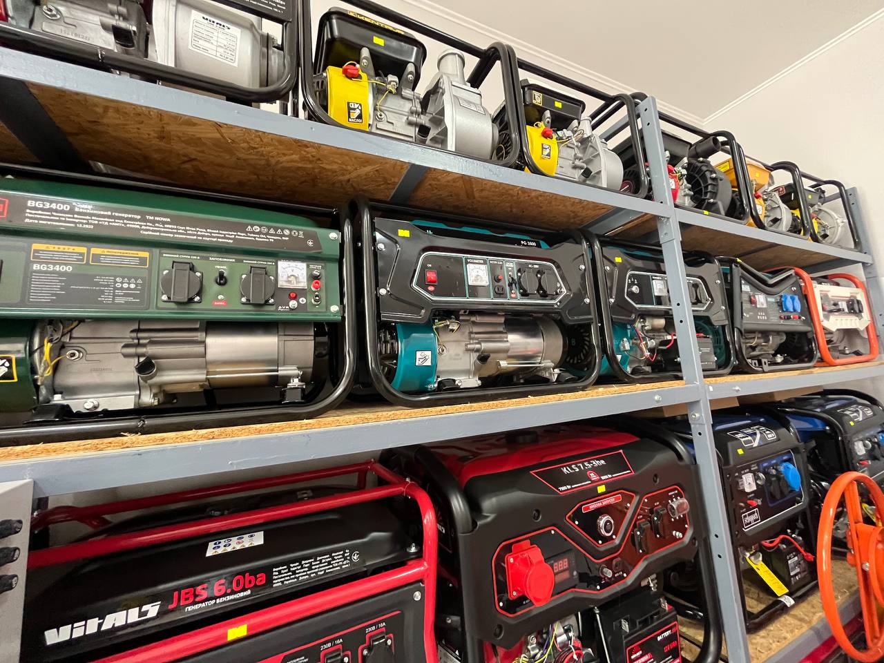 Новини Тернополя - фото з «Як буде ажіотаж, то за 6 тисяч вже не купите»: чи є в Тернополі генератори і скільки коштують