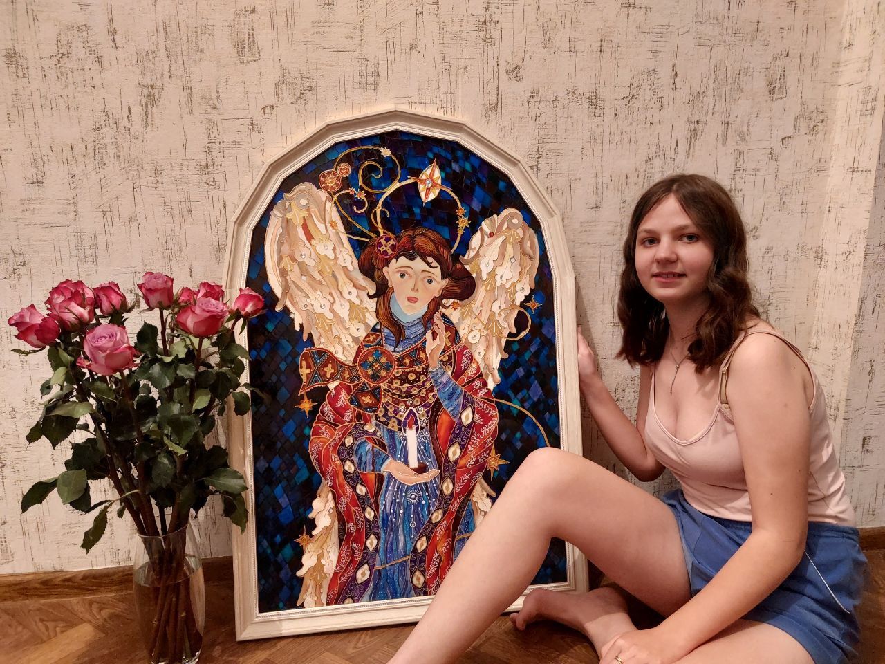 Новини Тернополя - фото з У свої 15 розписує стіни та створює дзеркала з елементами вітражу: історія тернополянки Марії Солтис