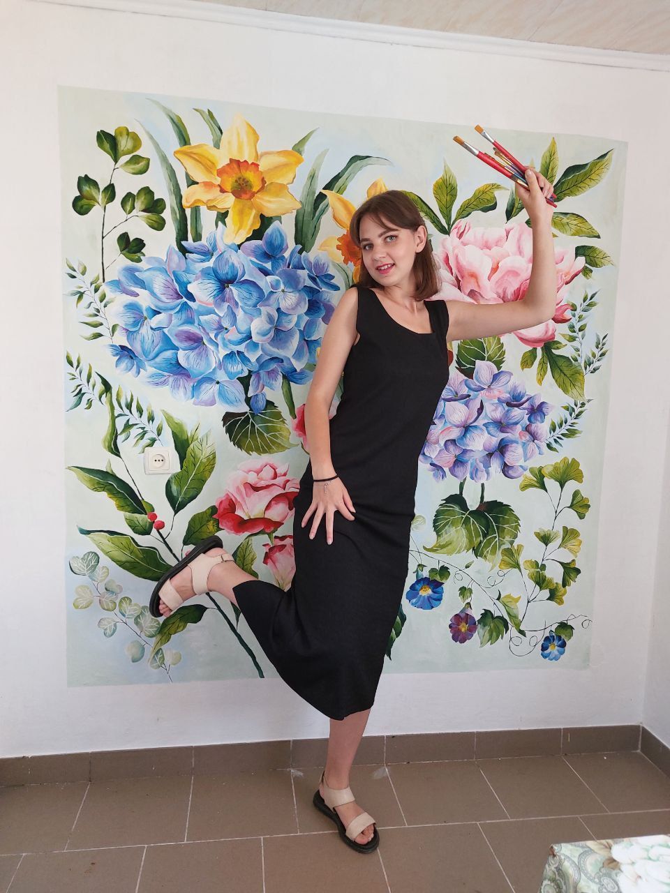 Новини Тернополя - фото з У свої 15 розписує стіни та створює дзеркала з елементами вітражу: історія тернополянки Марії Солтис