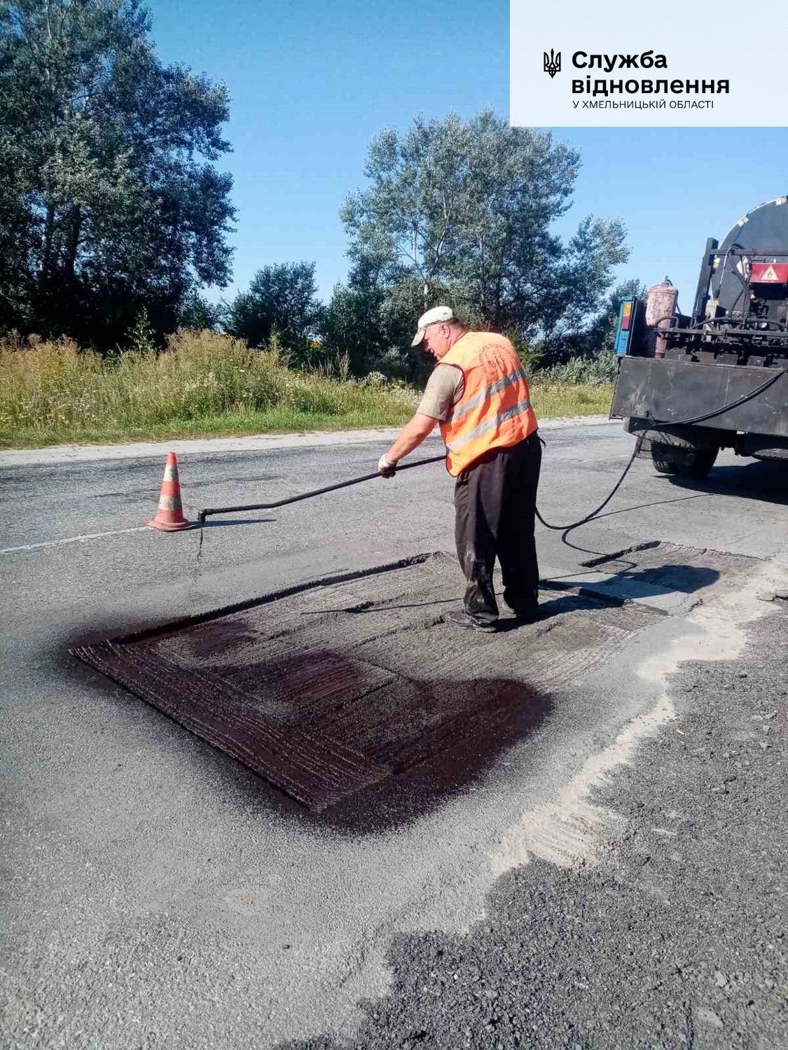Новини Хмельницького - фото з Дорожники “латають” ями на шести ділянках в Хмельницькій області. Де саме?