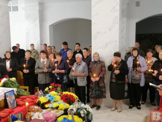 Новини Хмельницького - фото з Попрощались з пожежником Сергієм Лисюком. Він ліквідовував наслідки ворожої атаки на Старокостянтинів