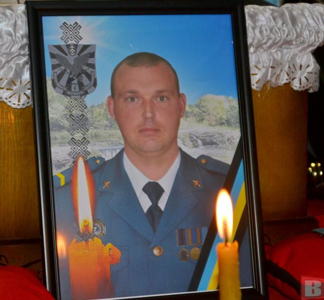 Новини Хмельницького - фото з Попрощались з пожежником Сергієм Лисюком. Він ліквідовував наслідки ворожої атаки на Старокостянтинів