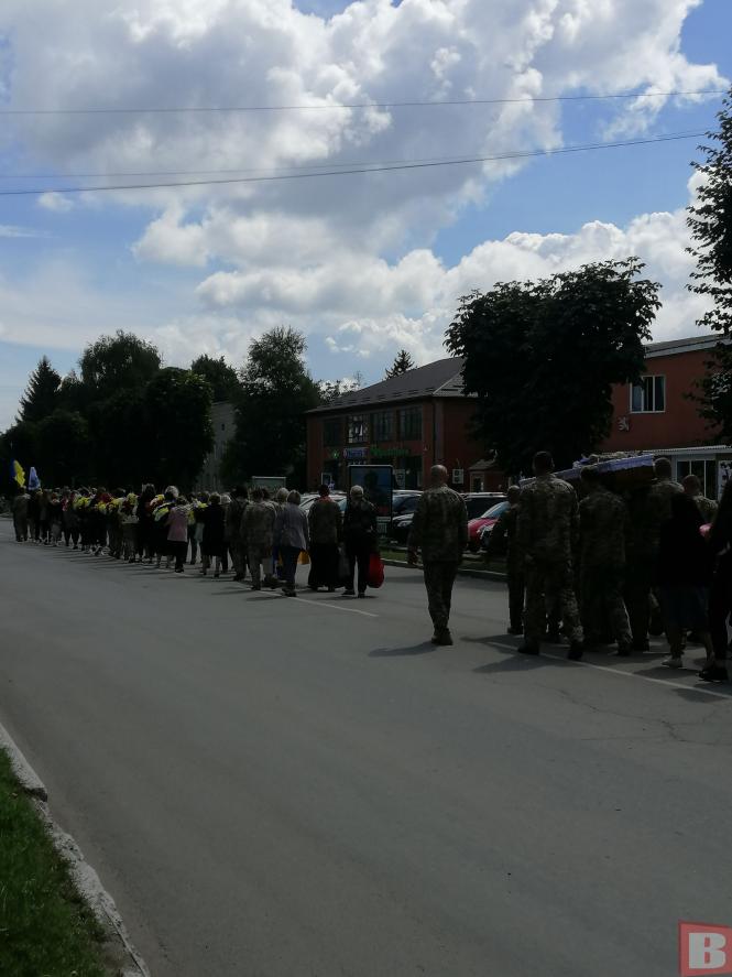 Новини Хмельницького - фото з Попрощались з пожежником Сергієм Лисюком. Він ліквідовував наслідки ворожої атаки на Старокостянтинів