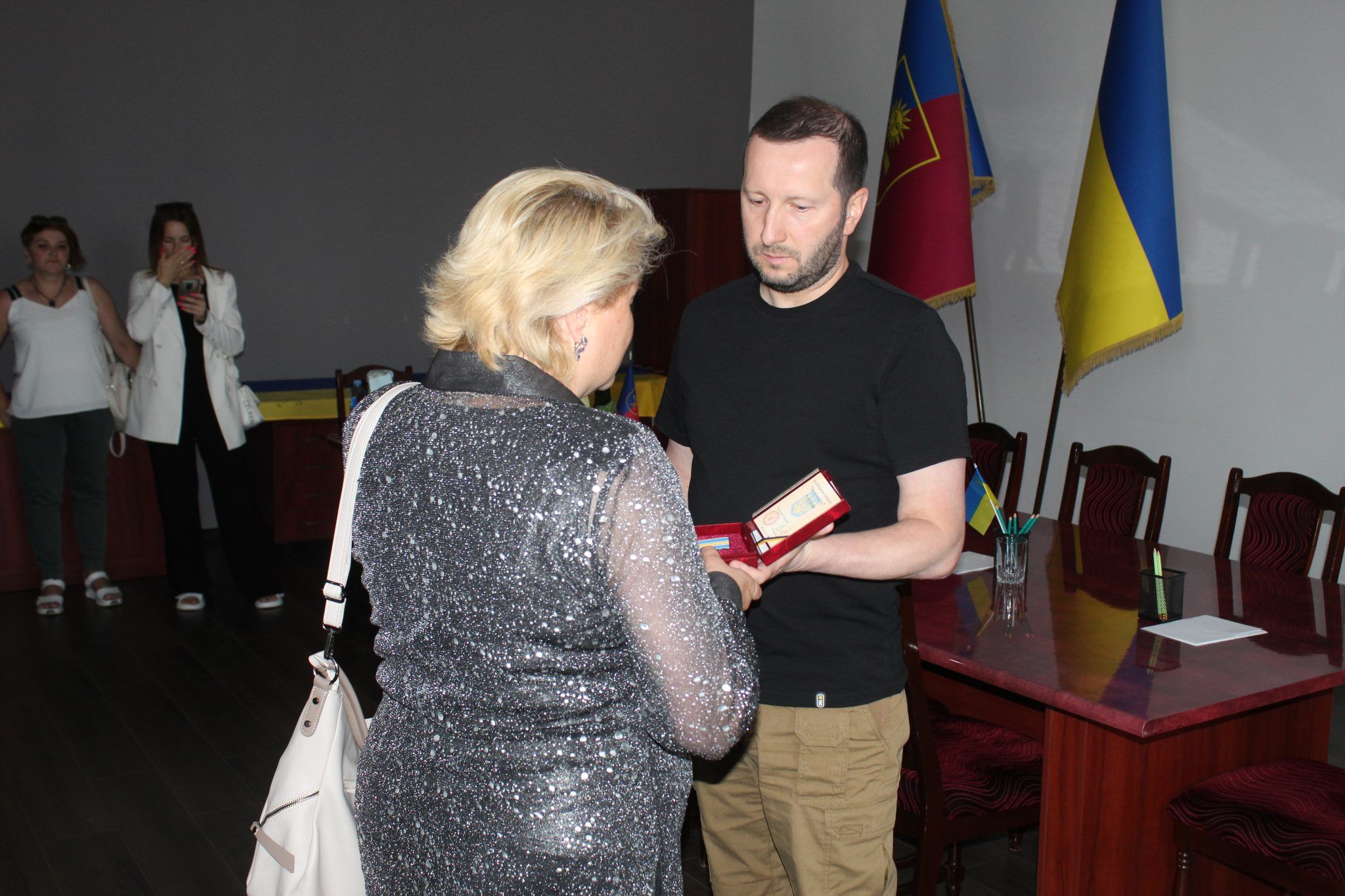 Новини Хмельницького - фото з Шістьох загиблих військових з Хмельниччини відзначили почесними нагородами