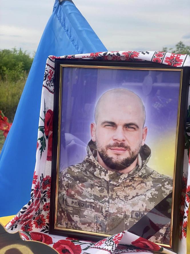 Новини Вінниці - фото з Тульчинська громада провела в останню путь 30-річного захисника Вадима Коломійчука