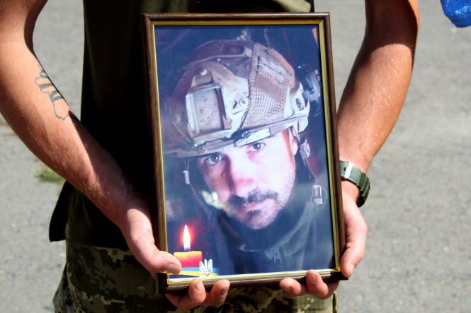 Новини Вінниці - фото з Не ховався від війни за спини інших. В останню путь провели полеглого матроса