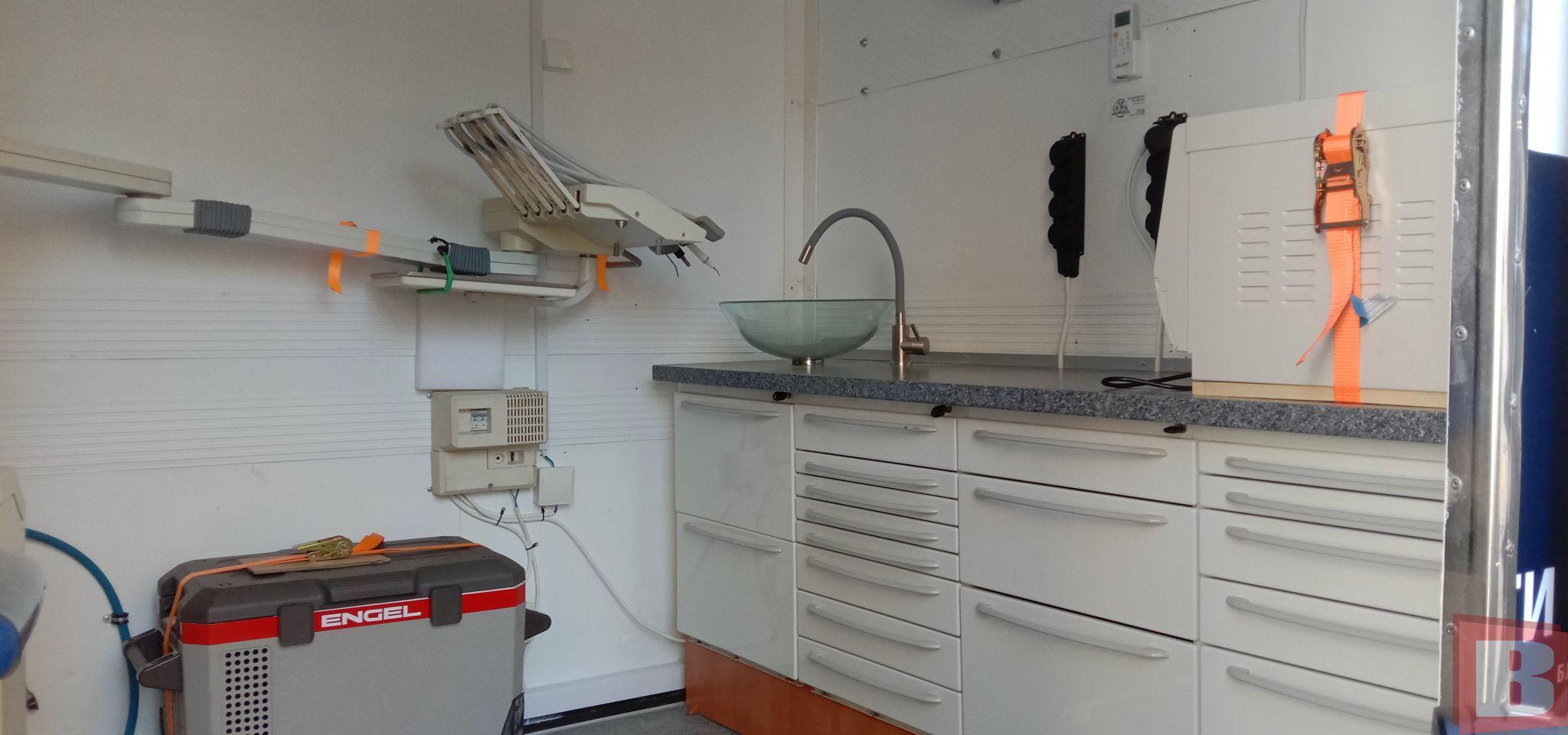 Новини Хмельницького - фото з На Хмельниччині виготовили пересувний стоматкабінет для військових (ФОТО)