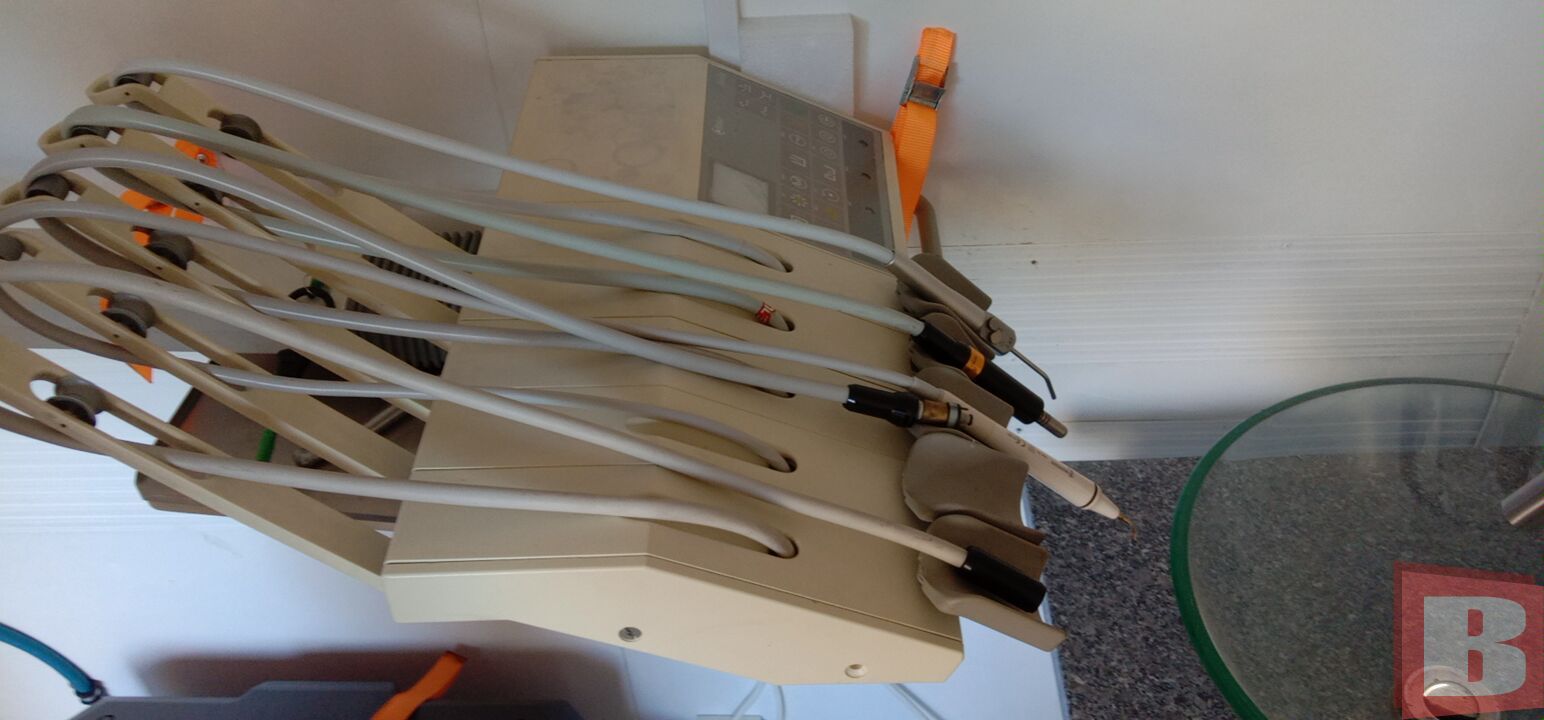 Новини Хмельницького - фото з На Хмельниччині виготовили пересувний стоматкабінет для військових (ФОТО)