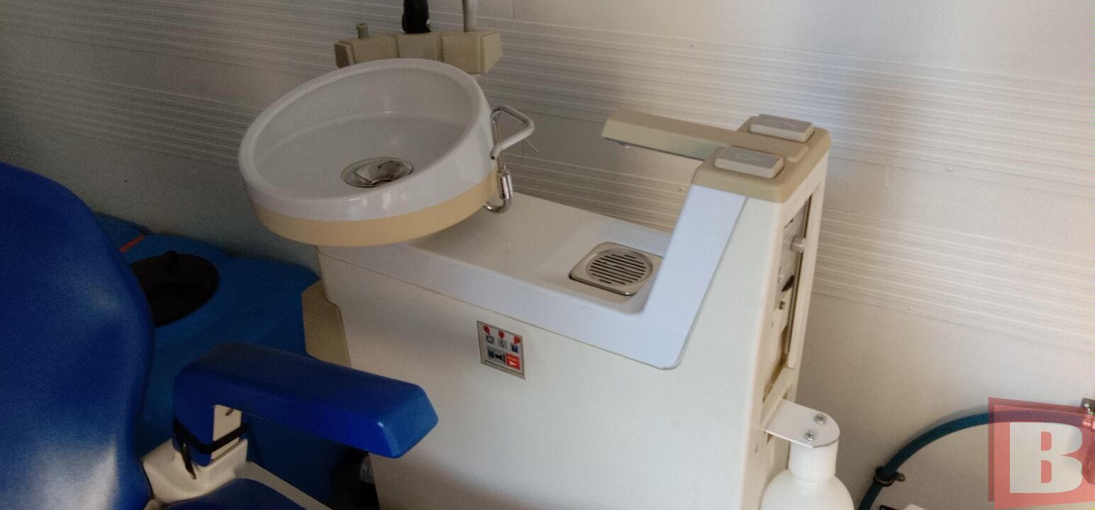 Новини Хмельницького - фото з На Хмельниччині виготовили пересувний стоматкабінет для військових (ФОТО)