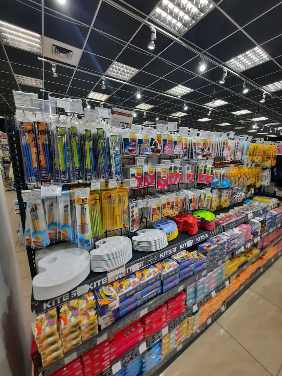 Новини Вінниці - фото з Повертаємось до школи: скільки цьогоріч стане зібрати дитині портфель?