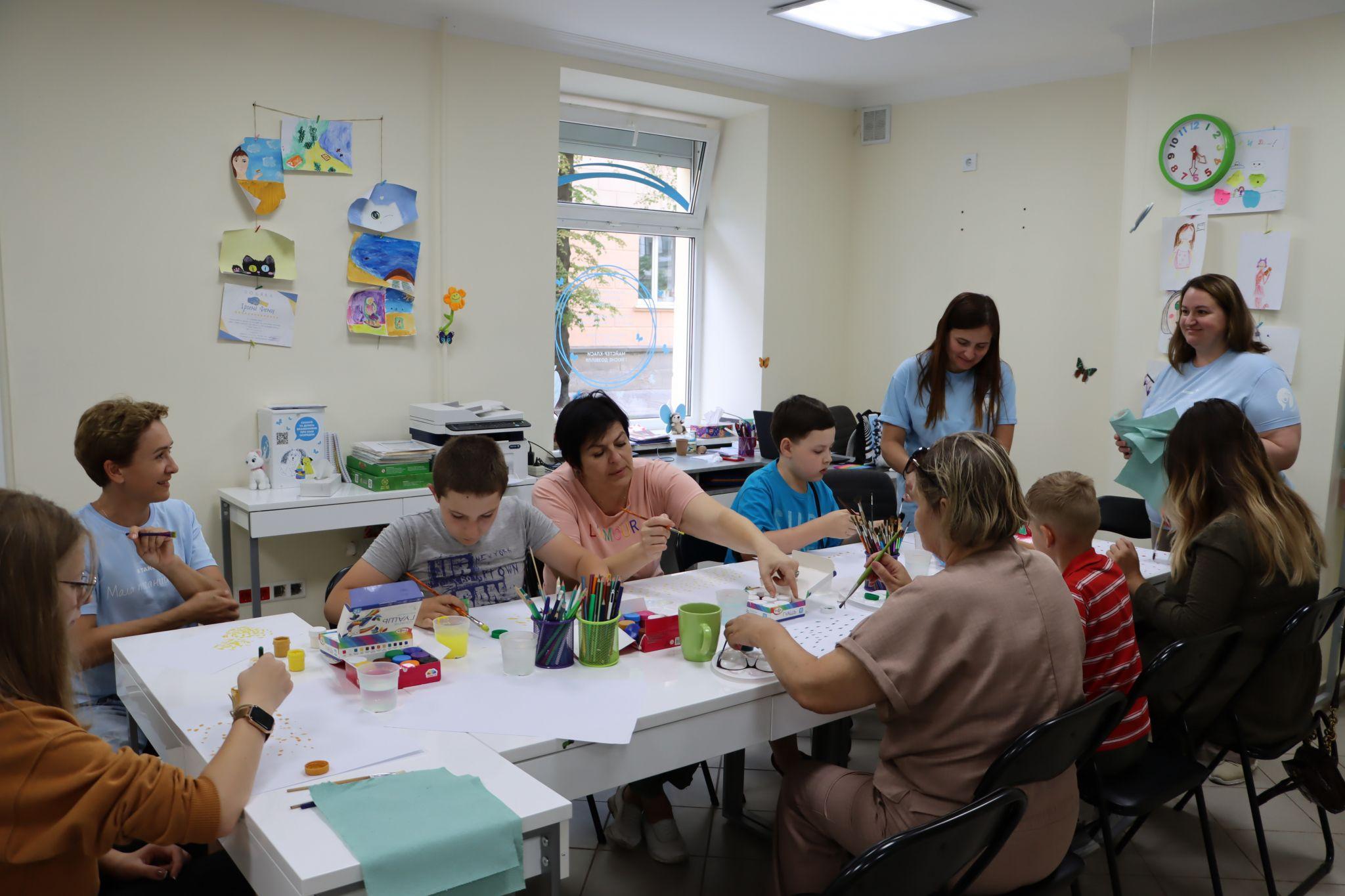 Новини Тернополя - фото з Як у Тернополі дітям допомагають відволіктись від війни (РЕПОРТАЖ)