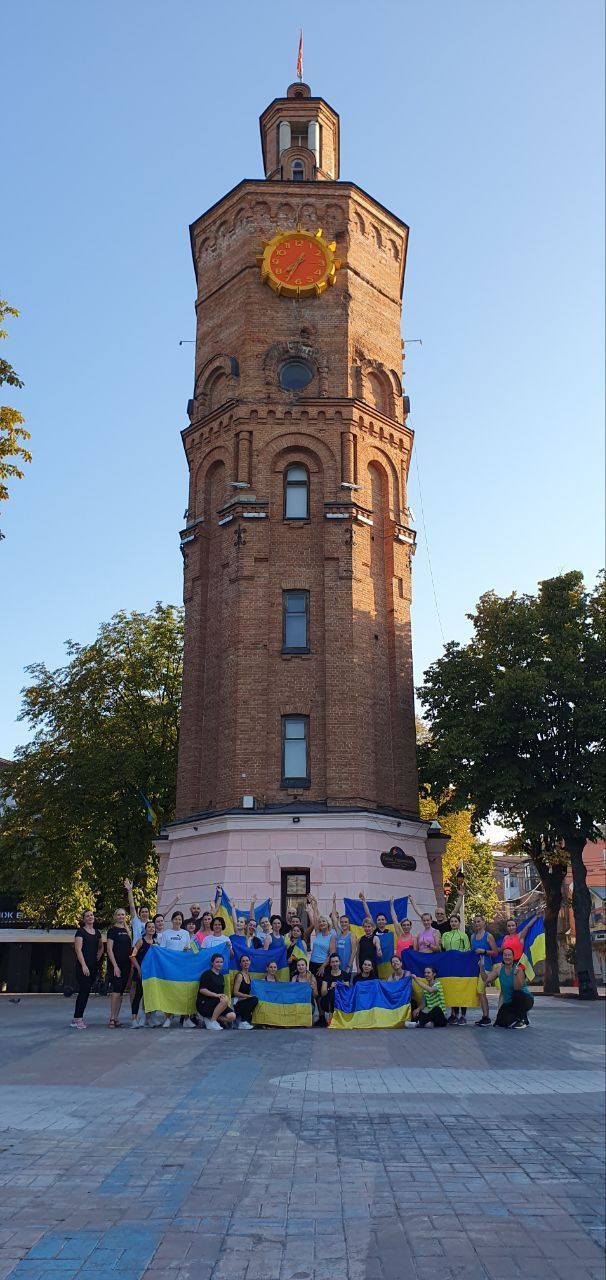 Новини Вінниці - фото з «Хочу закохати вінничан у спорт».  У Вінниці просто неба проводять безплатні спортивні заняття