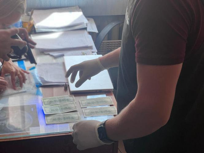 Новини Хмельницького - фото з Півтори тисячі за непридатність до служби: затримали медика Хмельницького шпиталю