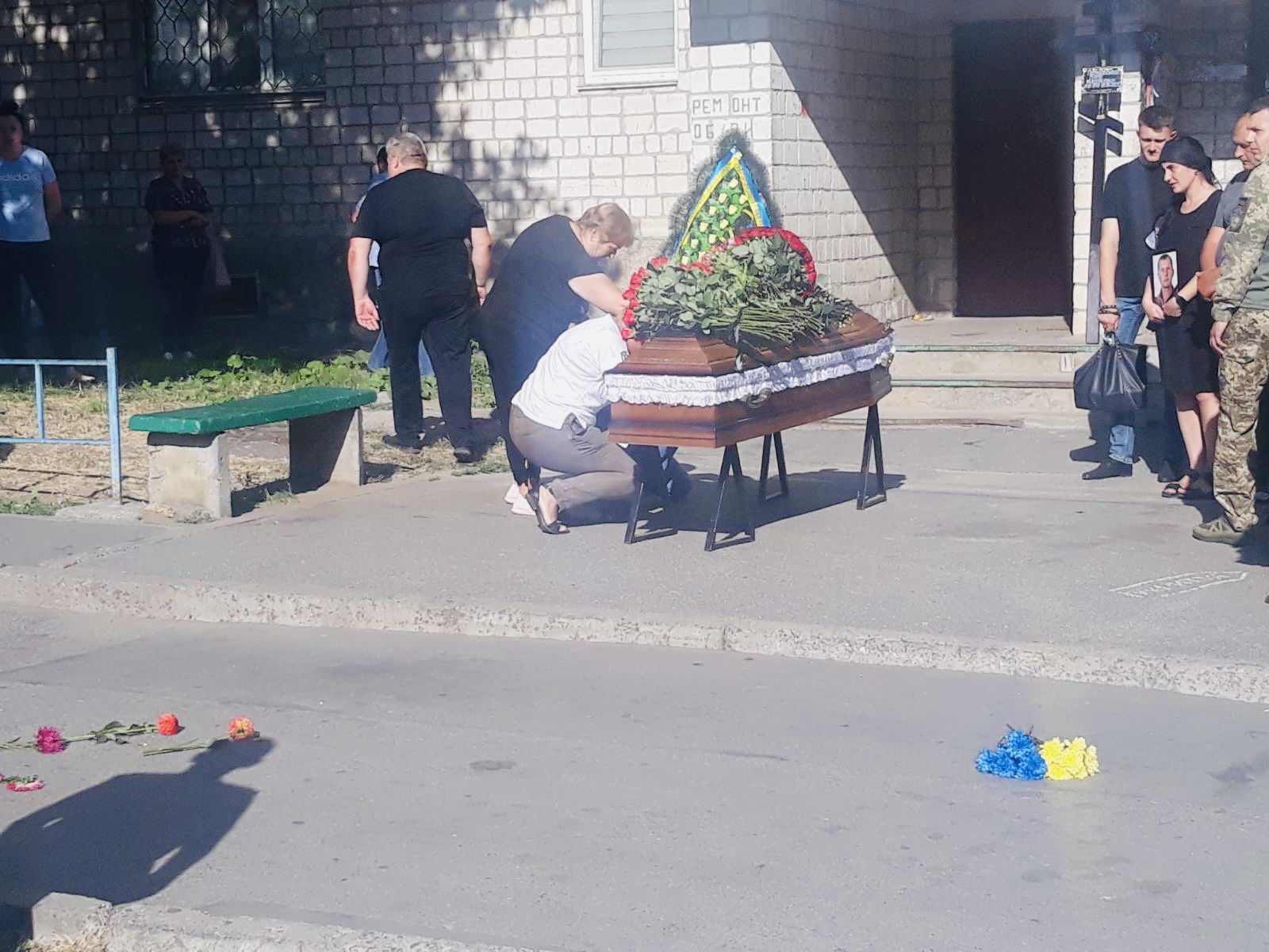 Новини Вінниці - фото з Ціна звільнених земель — життя Героїв. У Вінниці попрощались з морпіхом Сергієм Петуховським