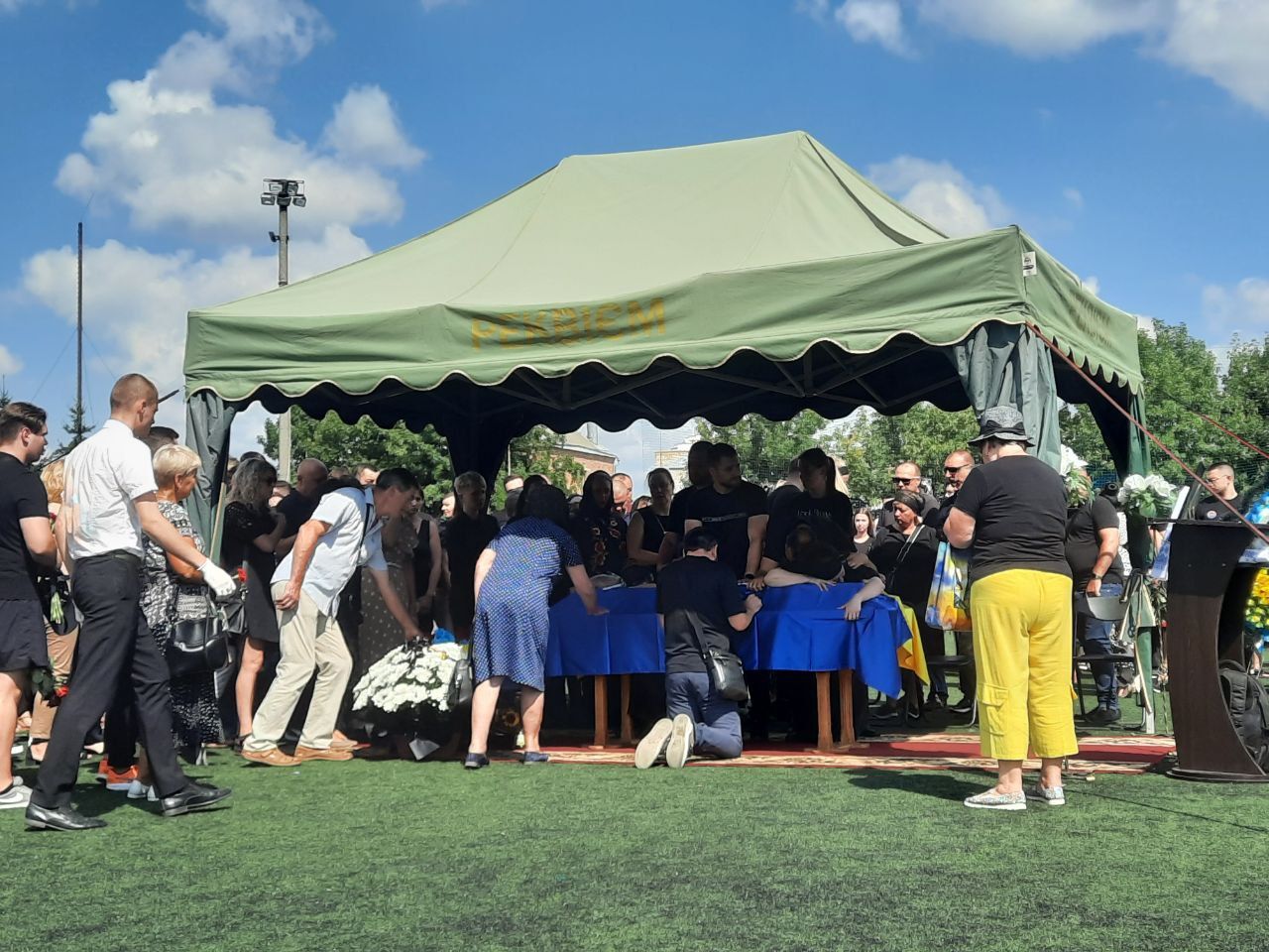 Новини Вінниці - фото з «Сину, встань, будь ласка... » У Вінниці попрощались з 24-річним Антоном Сівашем