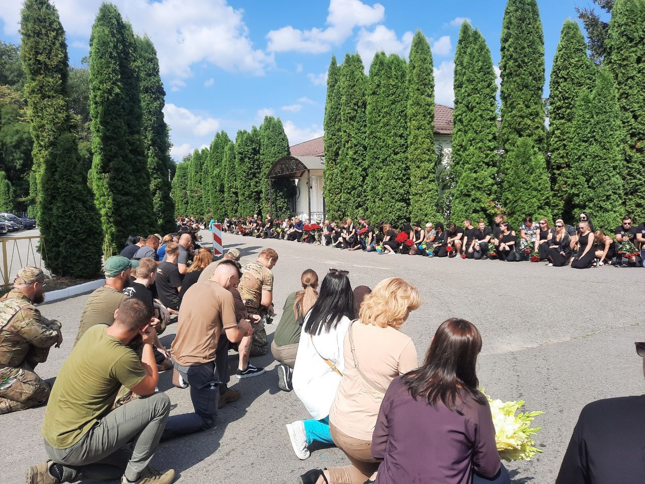 Новини Вінниці - фото з «Сину, встань, будь ласка... » У Вінниці попрощались з 24-річним Антоном Сівашем