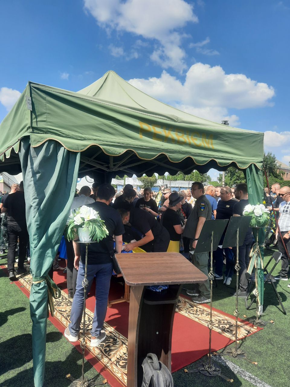 Новини Вінниці - фото з «Сину, встань, будь ласка... » У Вінниці попрощались з 24-річним Антоном Сівашем