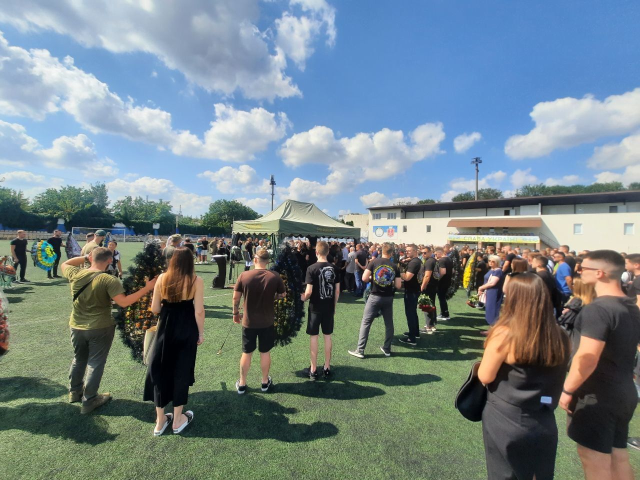 Новини Вінниці - фото з «Сину, встань, будь ласка... » У Вінниці попрощались з 24-річним Антоном Сівашем