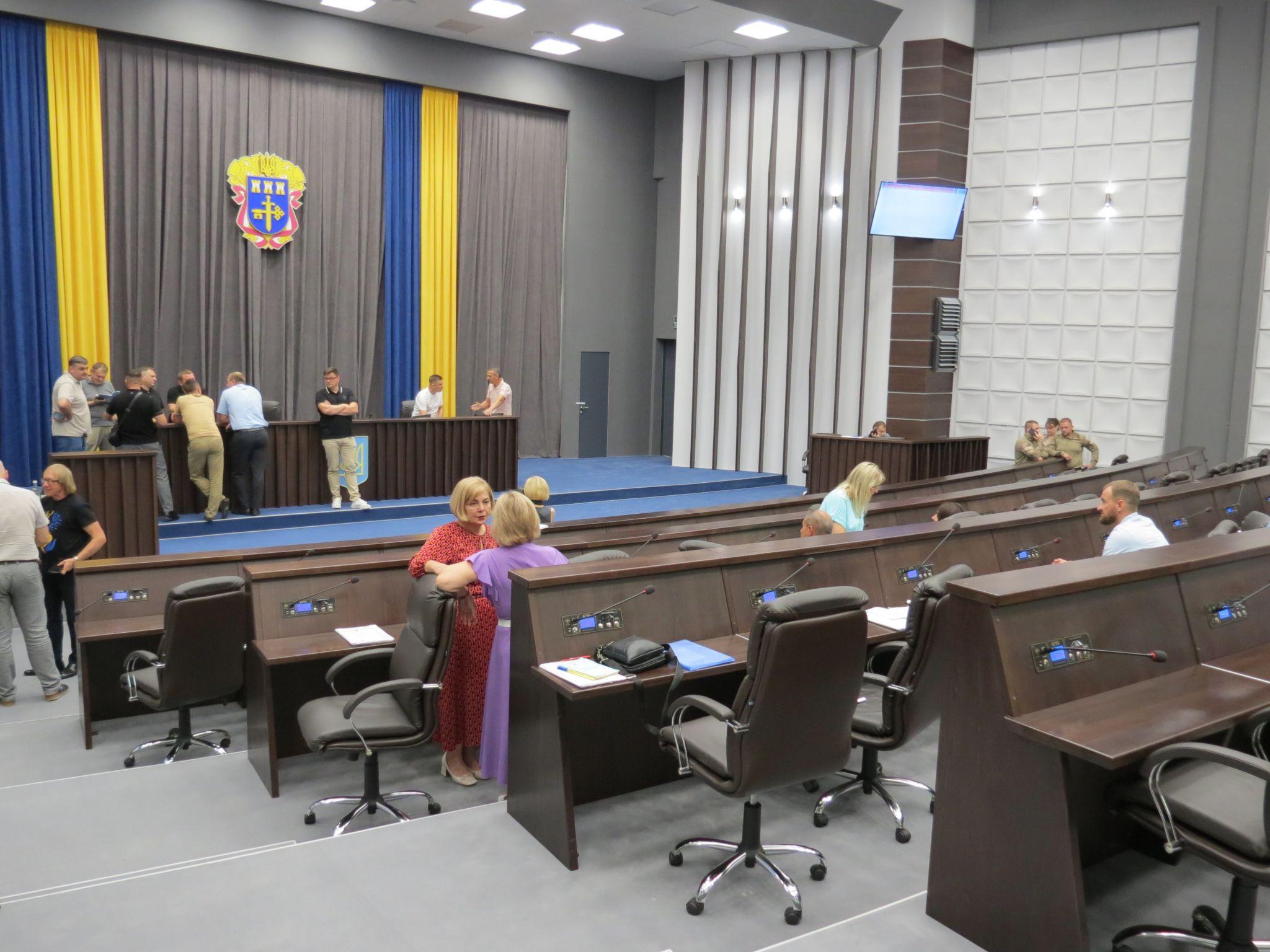 Новини Тернополя - фото з Головко прийшов на сесію облради, але швидко покинув залу. Депутати продовжили без нього