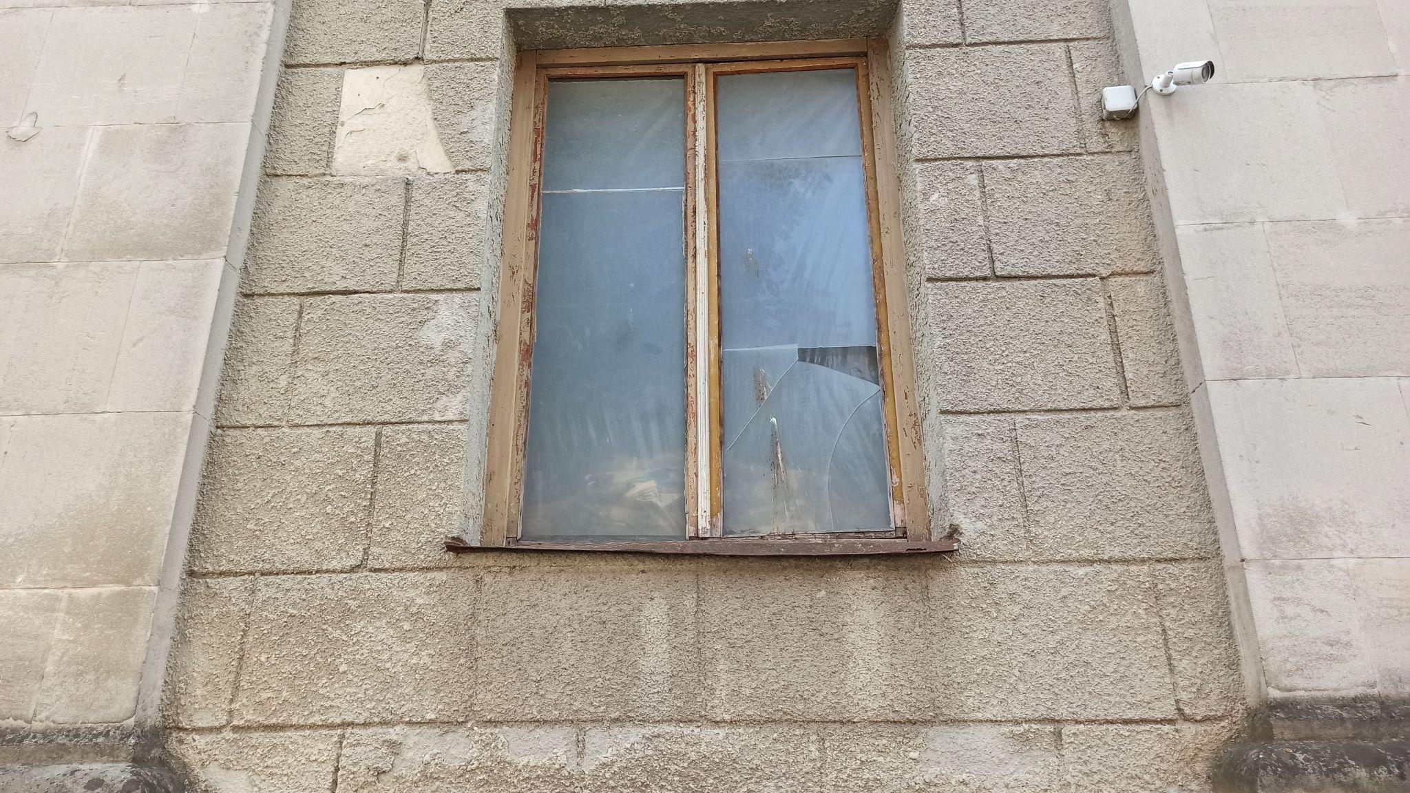 Новини Тернополя - фото з З Драмтеатру сиплеться штукатурка: як на звернення «20 хвилин» відреагували в облраді