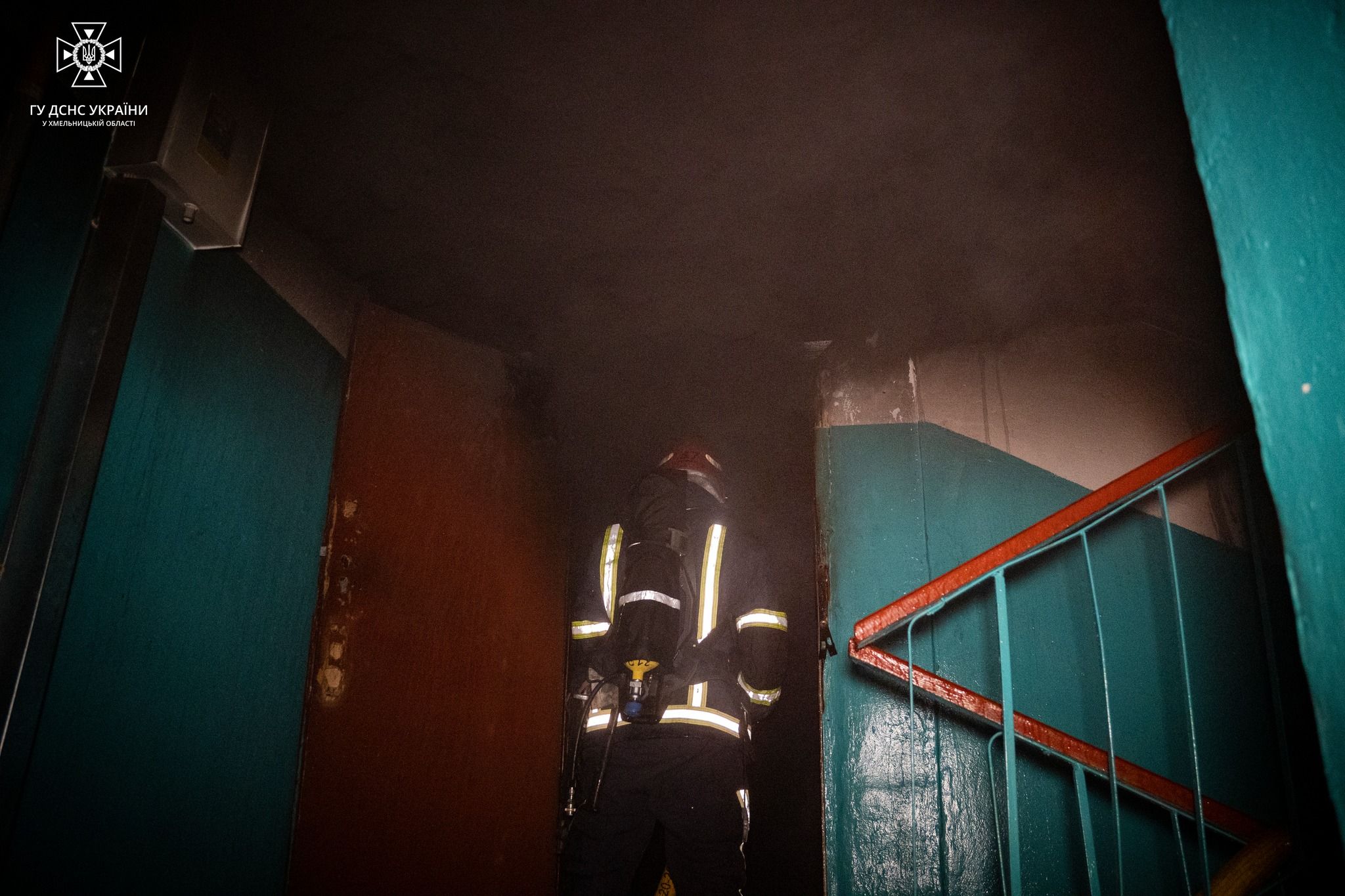 Новини Хмельницького - фото з Пожежа у багатоповерхівці на Озерній: врятували трьох дітей і трьох дорослих (ФОТО, ВІДЕО)