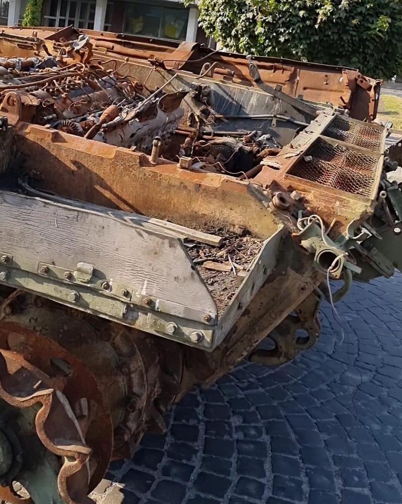 Новини Хмельницького - фото з У центрі Кам’янця виставили знищену російську техніку. Чому обурені місцеві