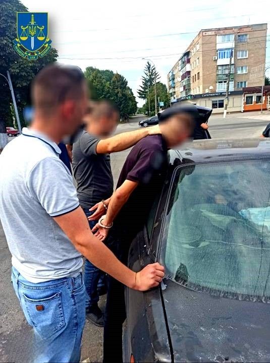 Новини Хмельницького - фото з Правоохоронець з Хмельниччини обіцяв призовнику за 2,5 тисячі доларів «вирішити питання» з мобілізацією