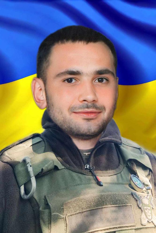 Новини Вінниці - фото з Сиротами залишилися двоє дітей. Вінниця попрощається з полеглим воїном