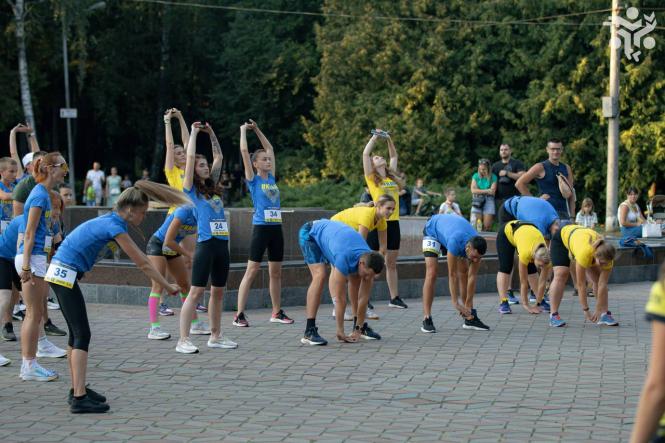 Новини Хмельницького - фото з Хмельничани влаштували патріотичний забіг в парку Чекмана