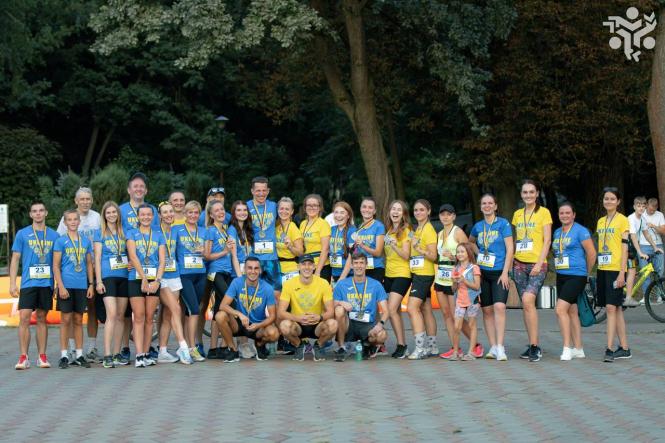 Новини Хмельницького - фото з Хмельничани влаштували патріотичний забіг в парку Чекмана