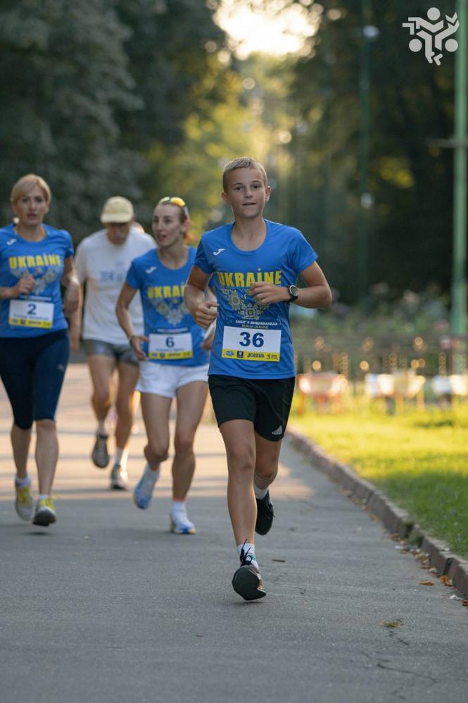 Новини Хмельницького - фото з Хмельничани влаштували патріотичний забіг в парку Чекмана