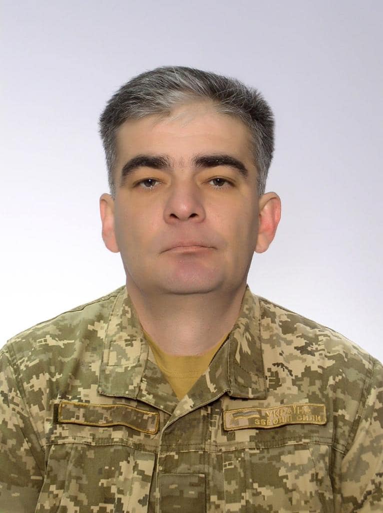 Новини Тернополя - фото з Ангелом повертається з передової у Теребовлю командир батальйону, підполковник Юрій Пушкін