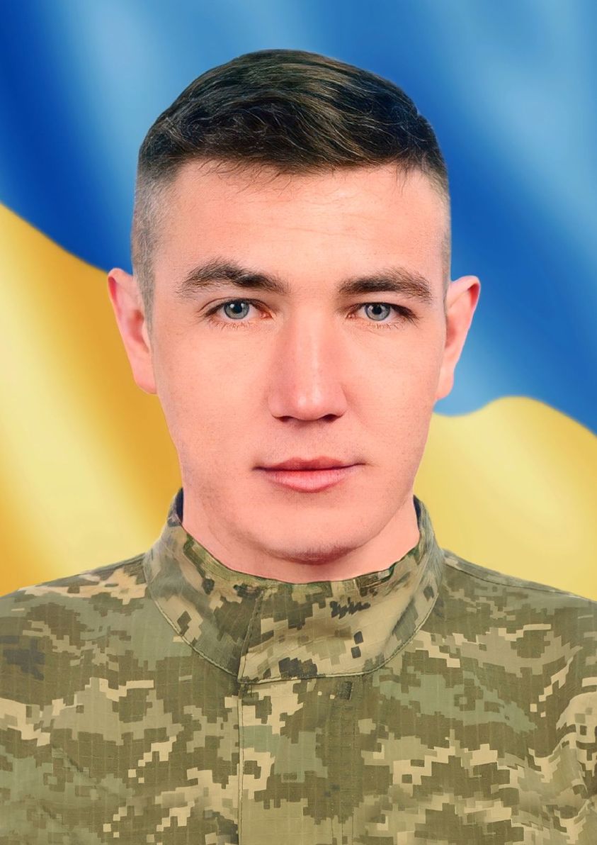 Новини Тернополя - фото з На щиті повертається додому Герой з Бучацької громади Роман Шпуняр На зображенні може бути: 1 особа та текст