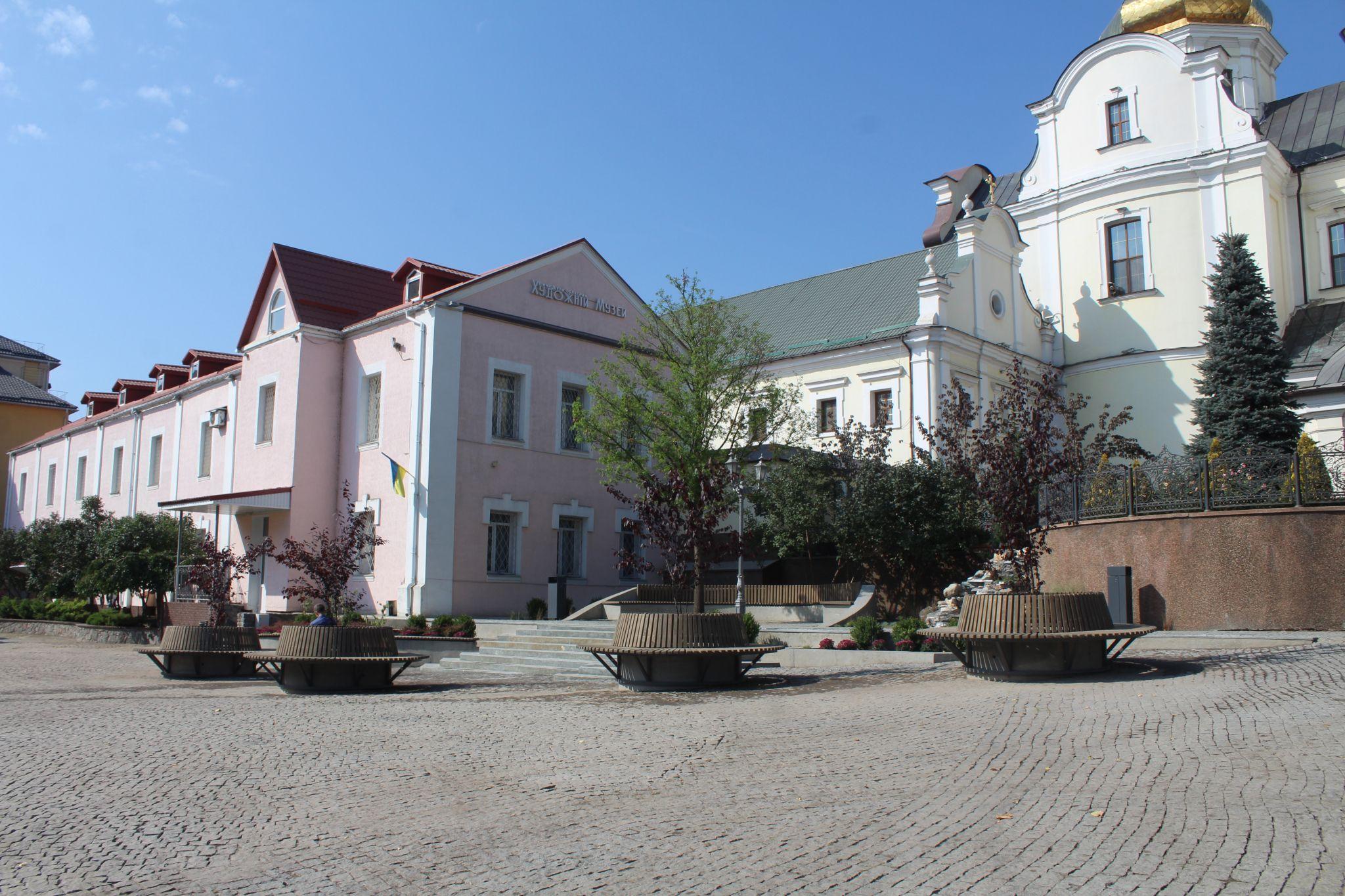 Новини Вінниці - фото з Місце пам’яті про загиблих Захисників. Як змінилася площа Шевченка після капремонту