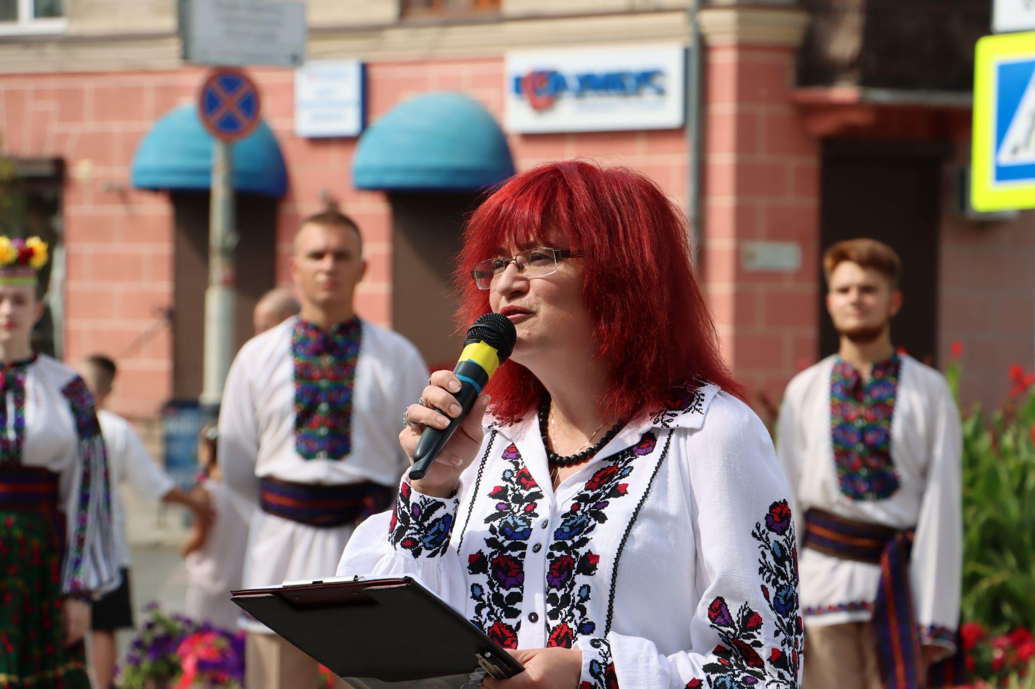 Новини Тернополя - фото з Нова бронзова «зірка» з'явилась у Тернополі неподалік Катедри