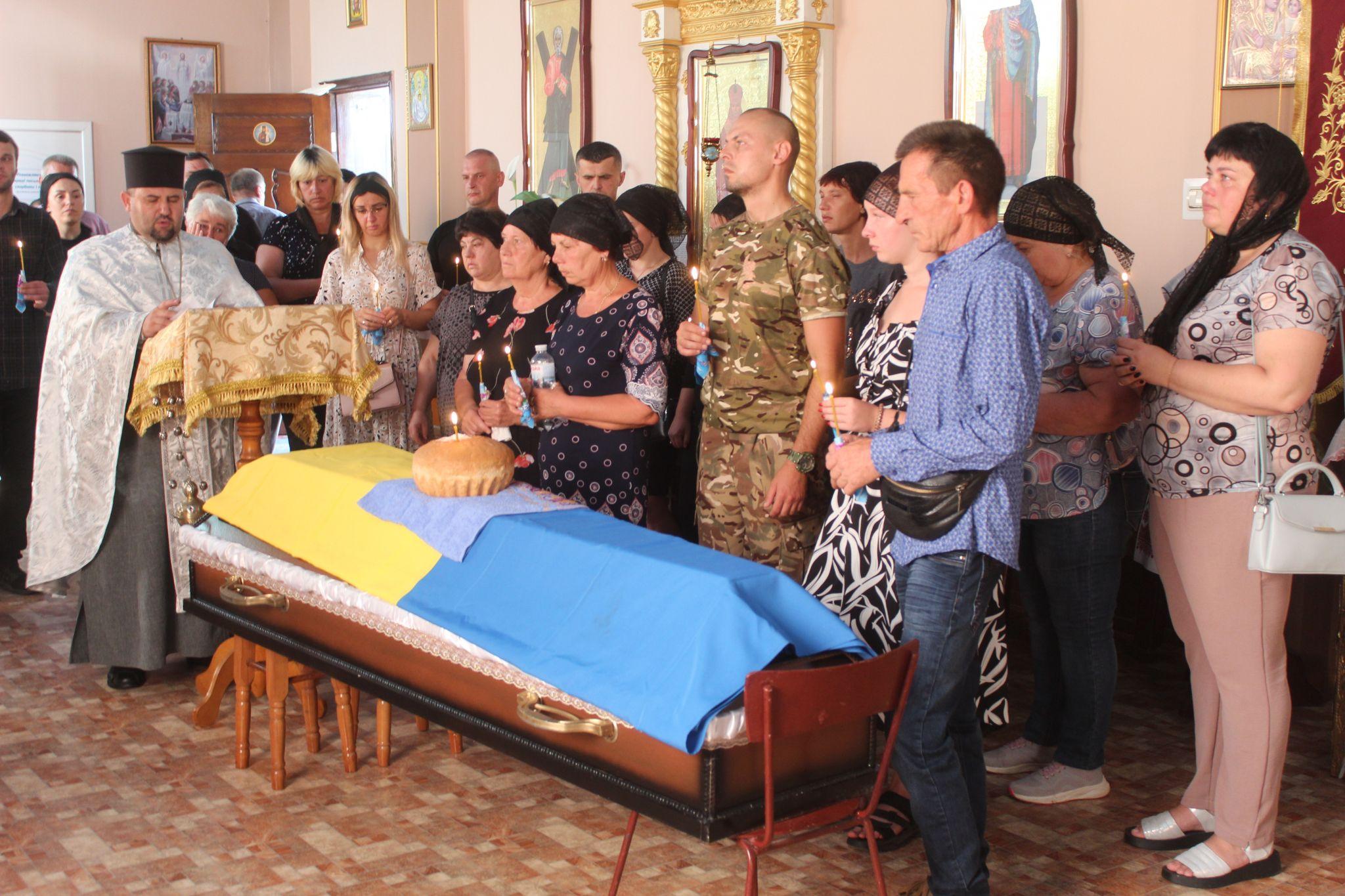 Новини Козятина - фото з Троє орлів з однієї родини: Ростік з Льонею воюють, наймолодший, Коля, загинув