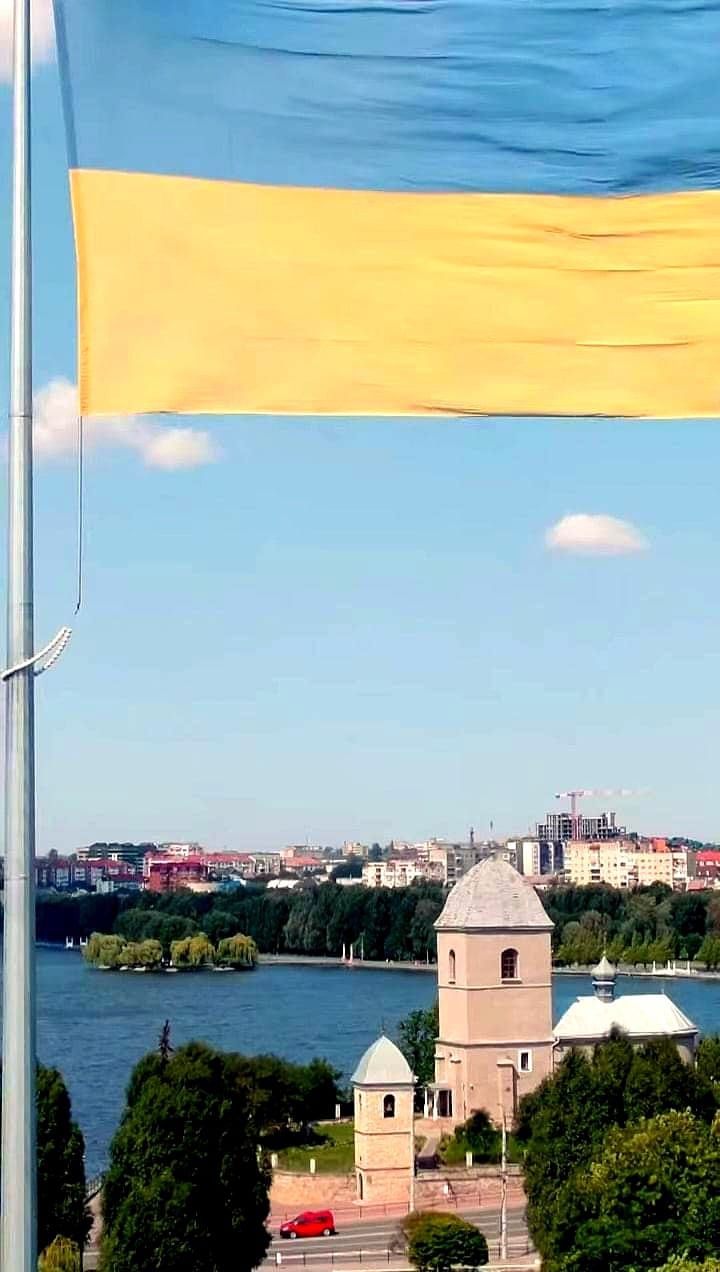 Новини Тернополя - фото з Тернополяни у соцмережах вітають Файне