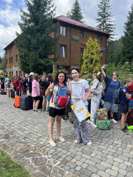 Новини Житомира - фото з 70 дітей-сиріт та дітей, позбавлених батьківського піклування, відпочили у Карпатах