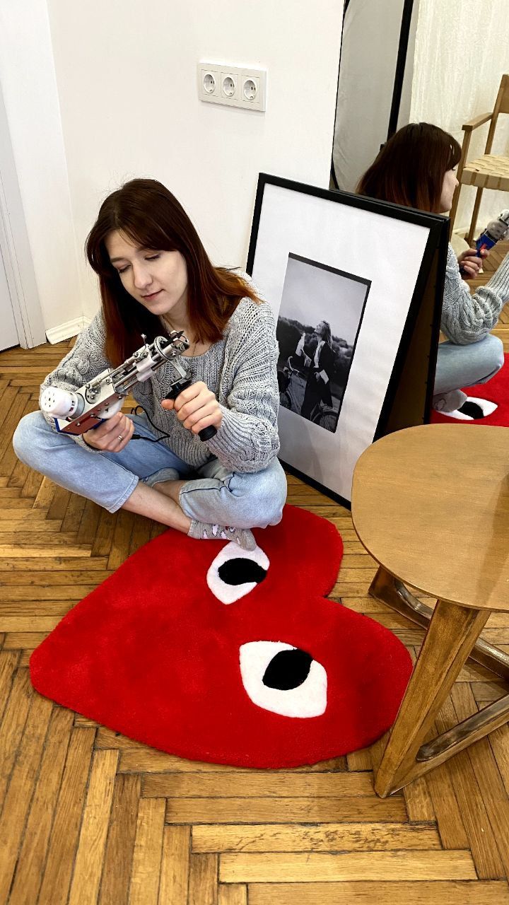 Новини Тернополя - фото з У 23 роки відкрила єдину у Тернополі майстерню тафтингових килимів: історія майстрині